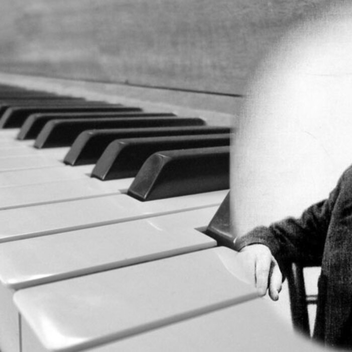 nenov_700x700_crop_478b24840a