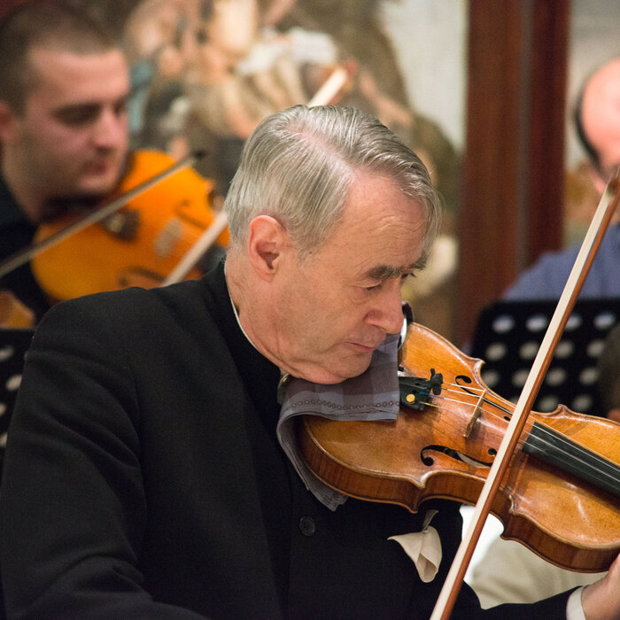 photo-f872be50fb48e3de3cc81d7c0f48b9c9_700x700_crop_478b24840a