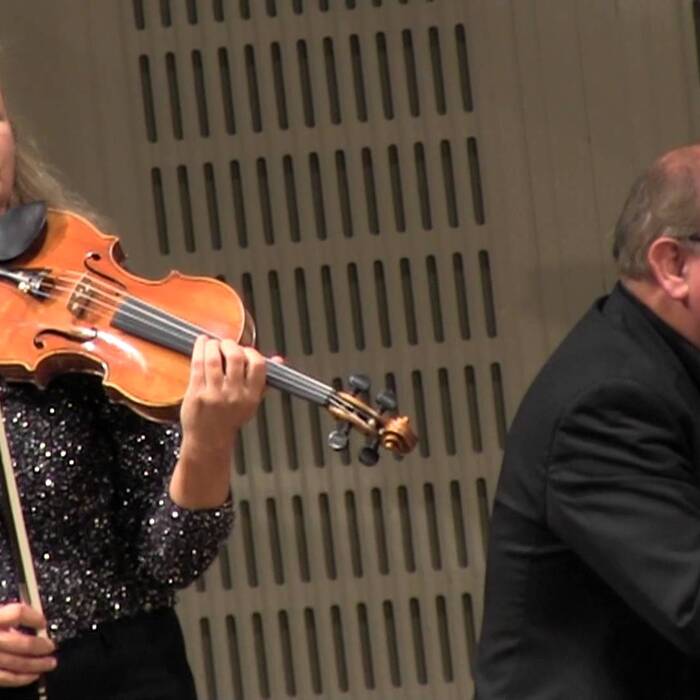 maxresdefault_700x700_crop_478b24840a