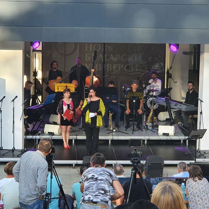 img-8d99b479762a51f217cefa3c3ef6e7ea-v_700x700_crop_478b24840a