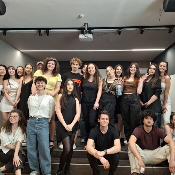 puteshestvie-iz-muzikalite_700x700_crop_478b24840a