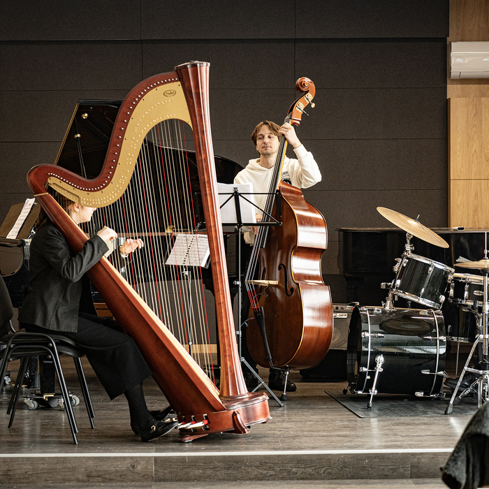 1_700x700_crop_478b24840a