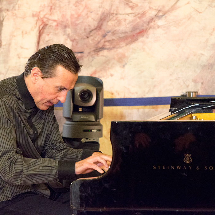 dsc-0170_700x700_crop_478b24840a