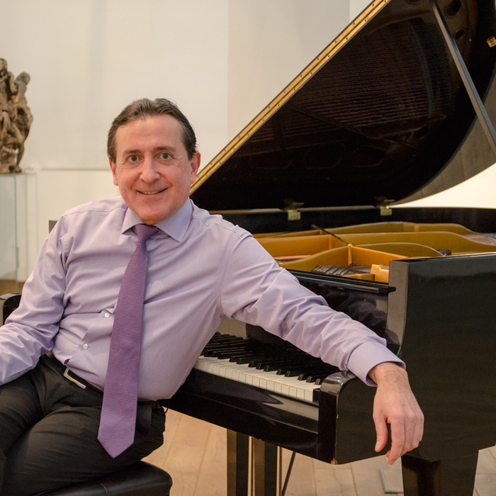 l-angelov-1200x800_700x700_crop_478b24840a