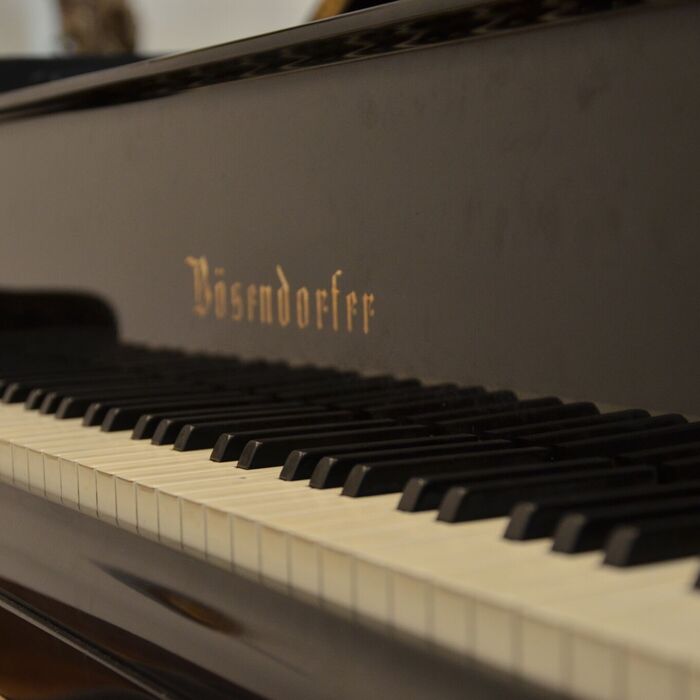 piano_700x700_crop_478b24840a
