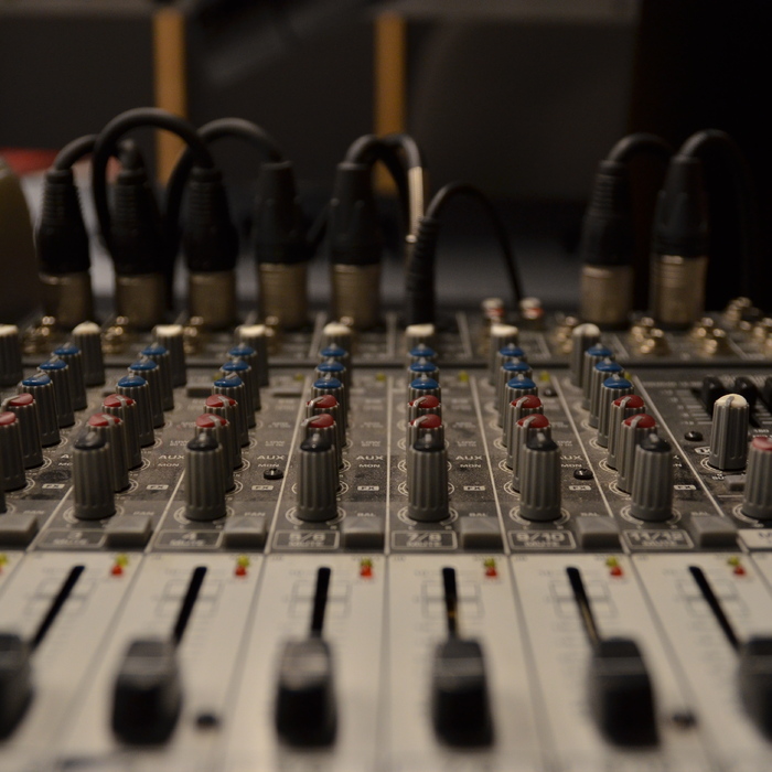 dsc-0137_700x700_crop_478b24840a