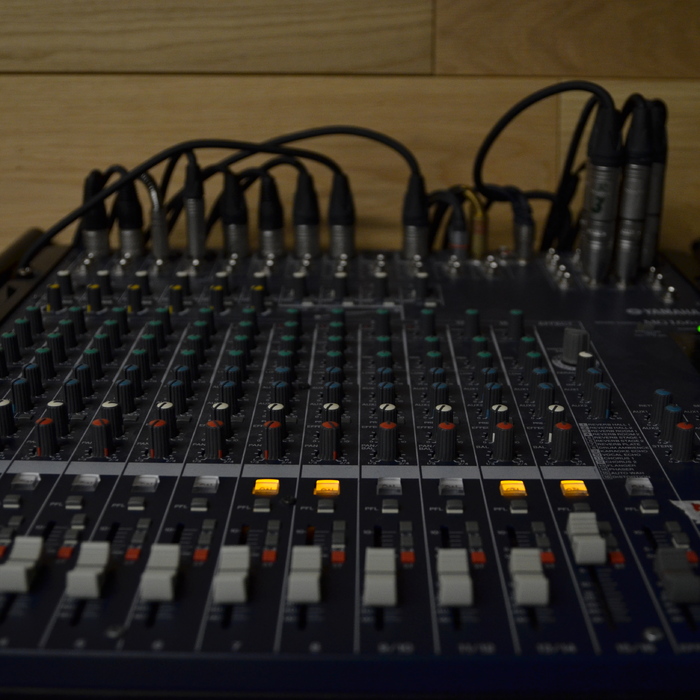 dsc-0141_700x700_crop_478b24840a