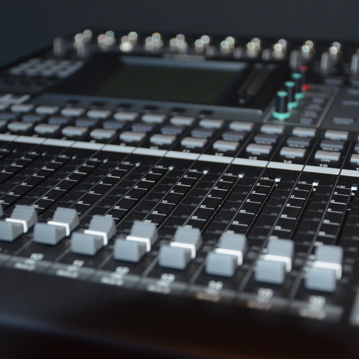 dsc-0179_700x700_crop_478b24840a